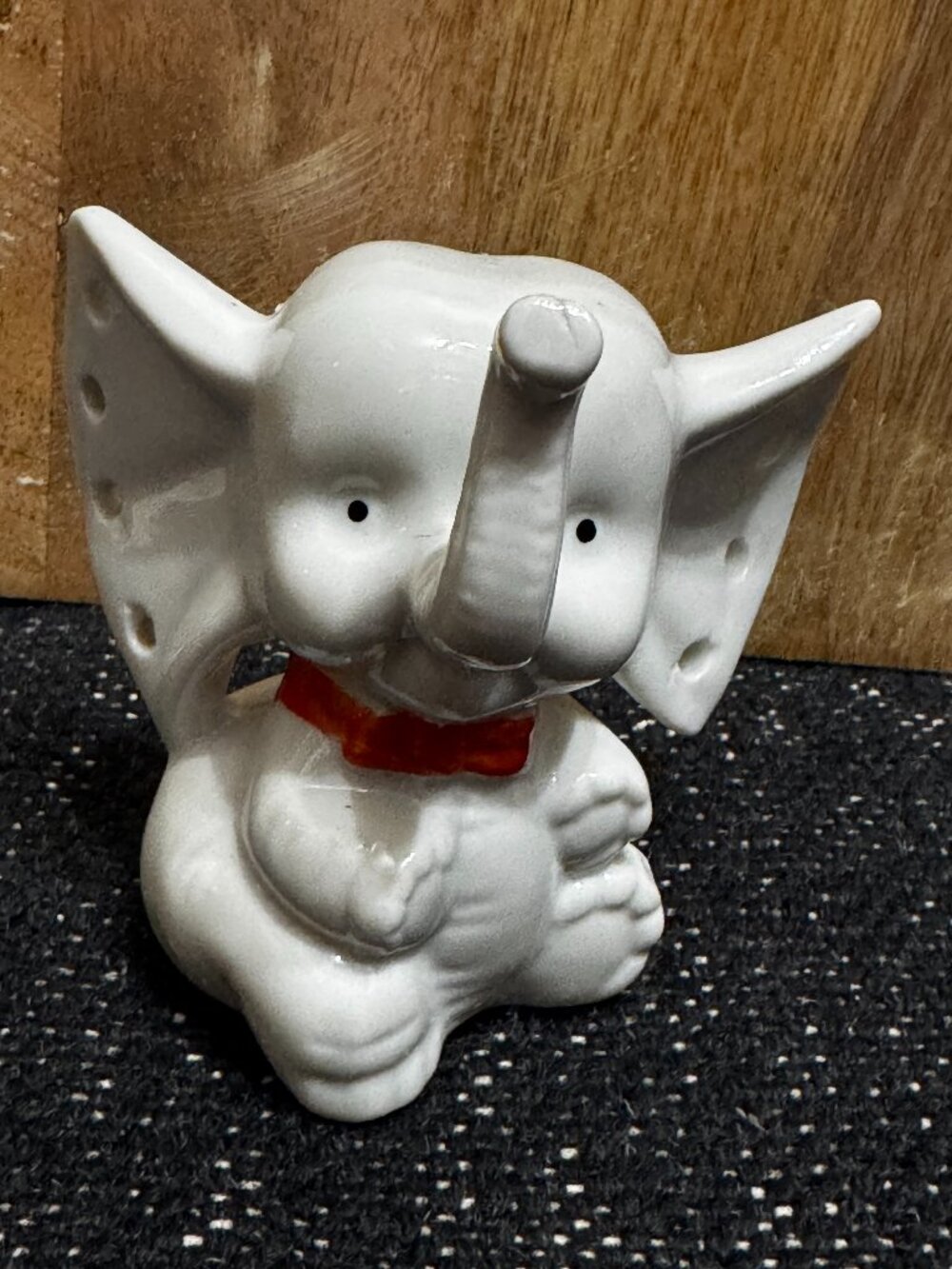 Ceramic Figural Trunk-Up White Elephant Jewelry Holder, Vintage 1960-1970